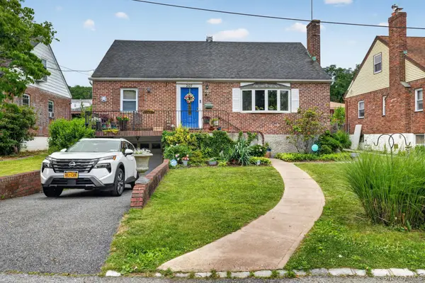 207 Clunie Avenue, Yonkers, NY 10703