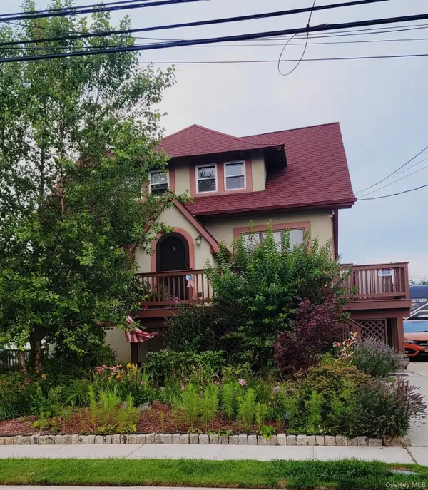 359 Roosevelt Avenue, Freeport, NY 11520