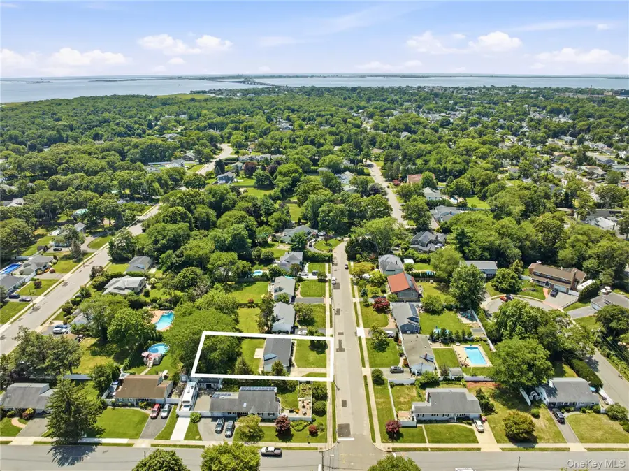 933 Thompson Drive, Bay Shore, NY 11706 - #2