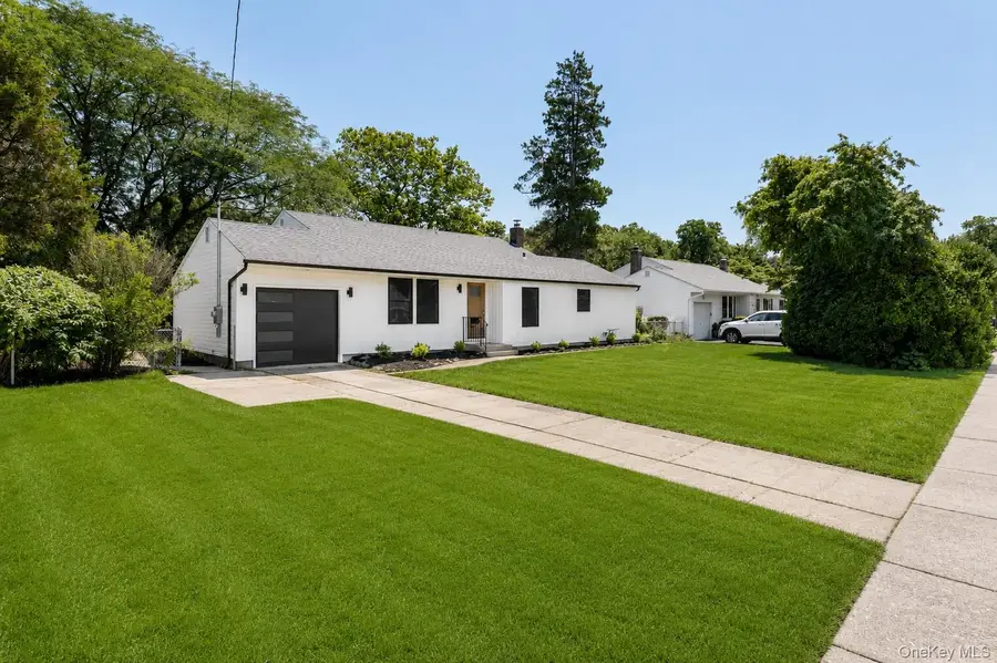 933 Thompson Drive, Bay Shore, NY 11706 - #3