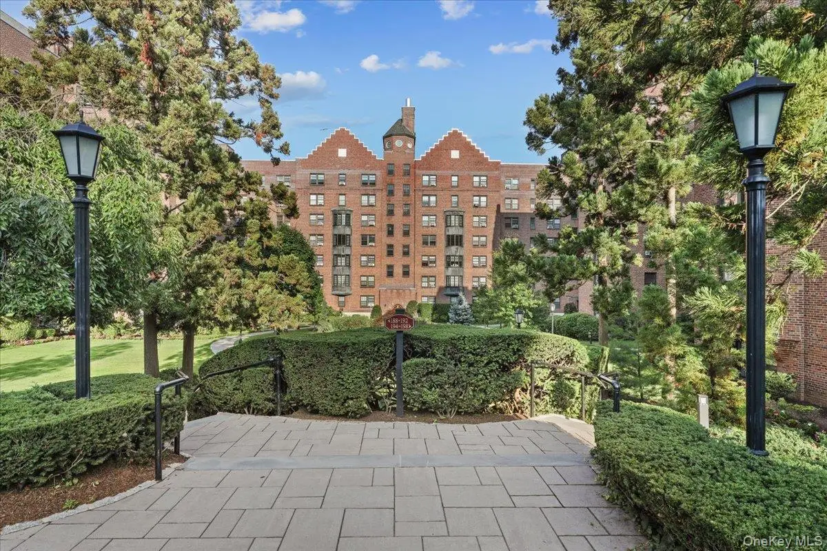 192 Garth Road #4O, Scarsdale, NY 10583 - #1