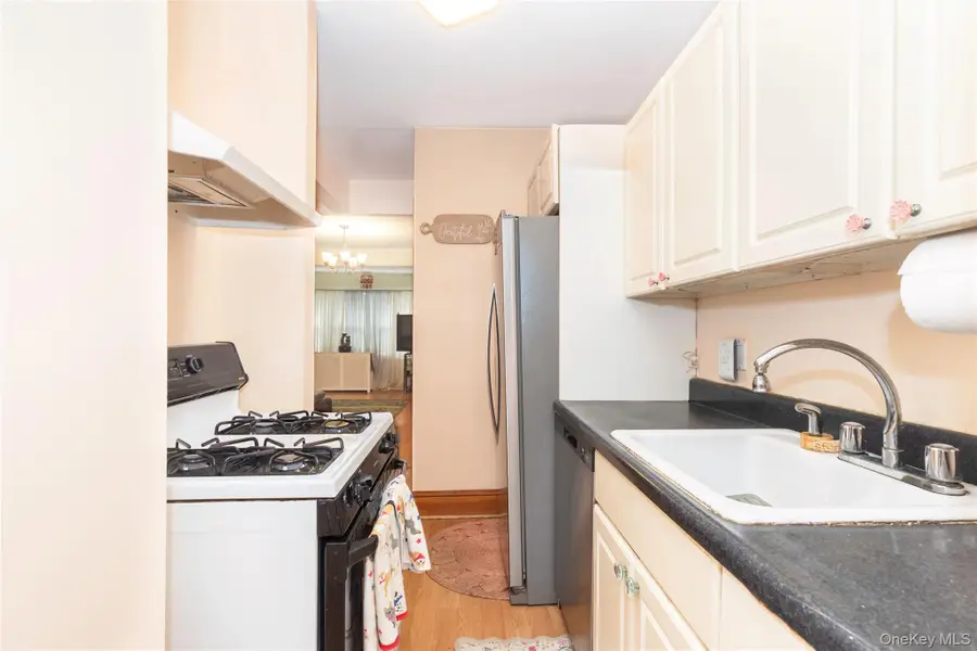 2036 Hobart Avenue, Bronx, NY 10461 - #3
