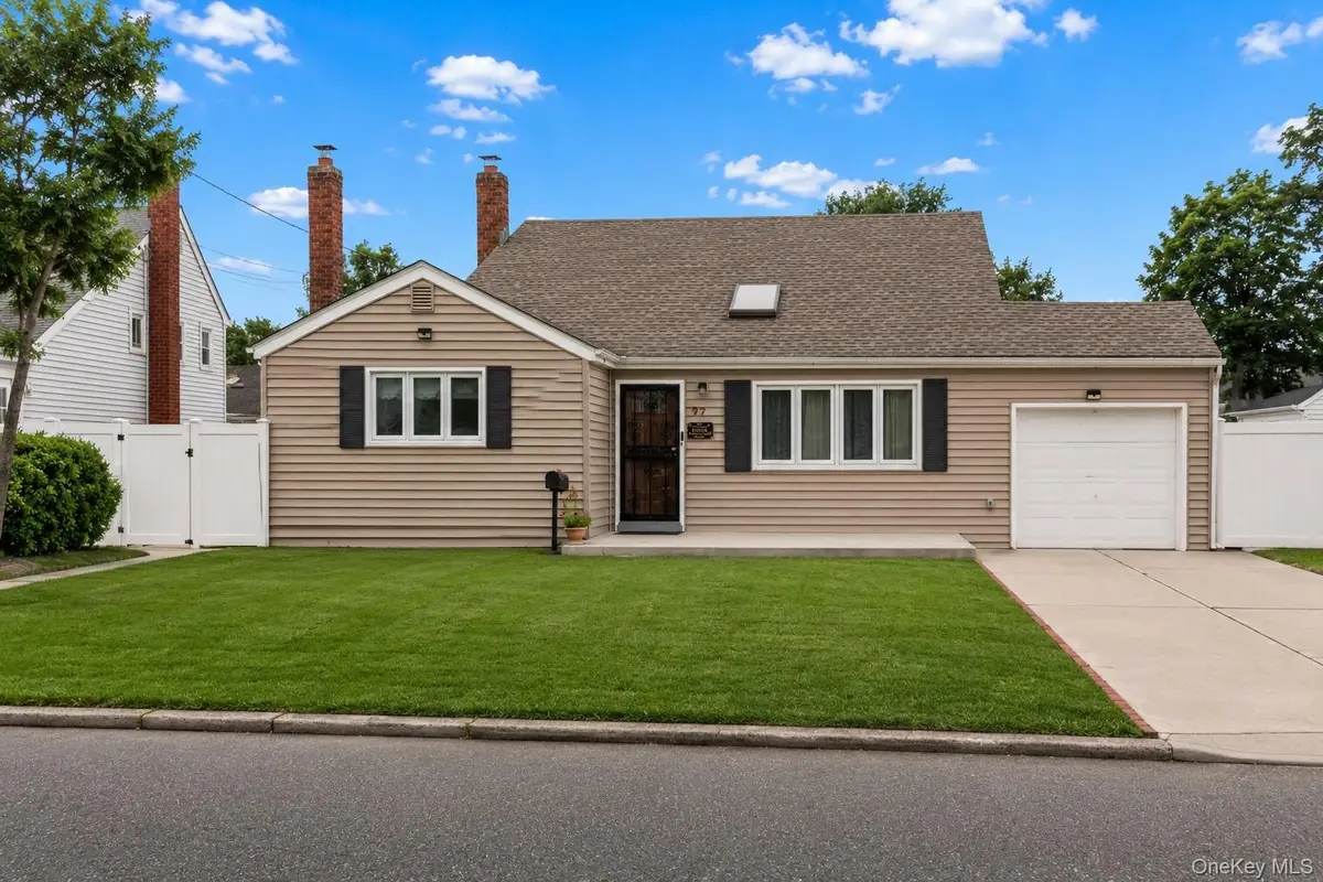 92 W 21st Street, Deer Park, NY 11729 - #1