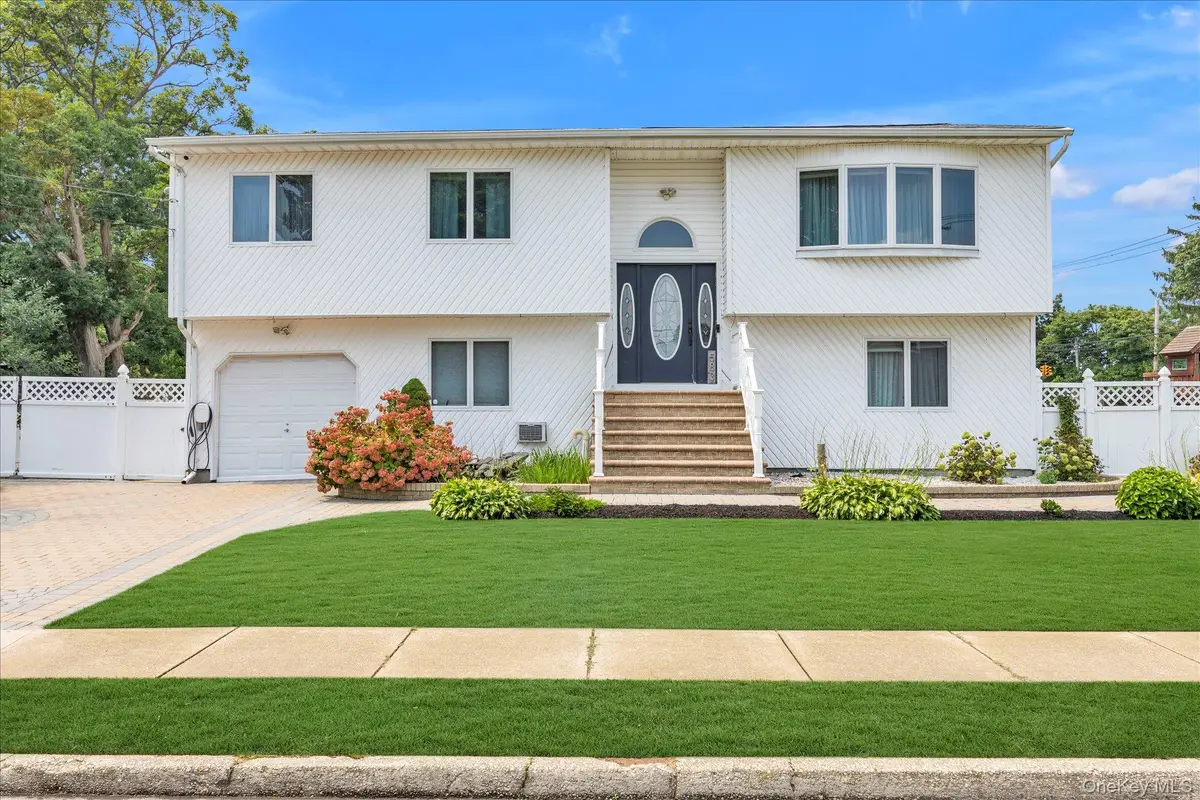 583 N Erie Avenue, Lindenhurst, NY 11757 - #1