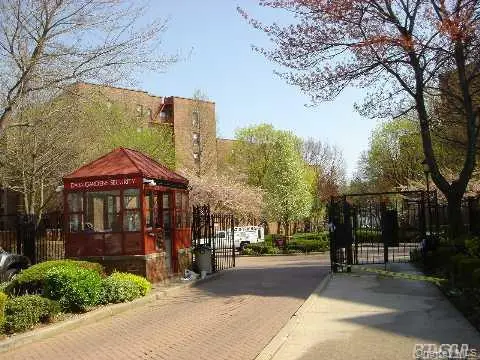 150-30 71 Avenue #6E, Flushing, NY 11367