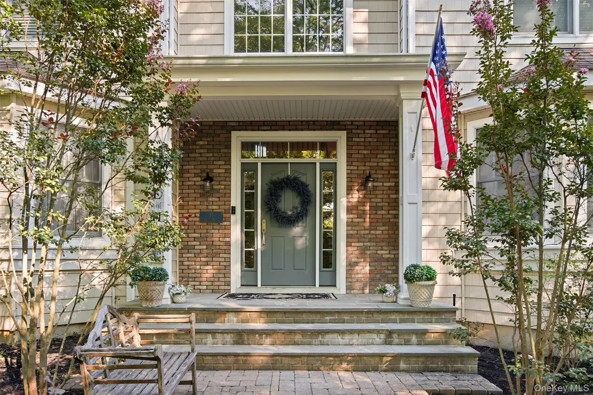 11 Grace Lane, Huntington, NY 11743 - #1