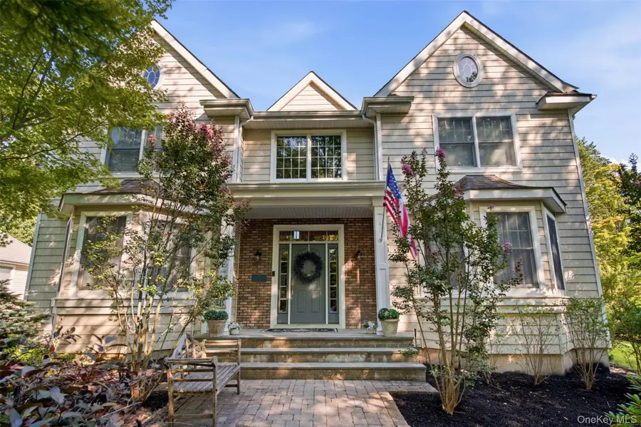 11 Grace Lane, Huntington, NY 11743 - #3