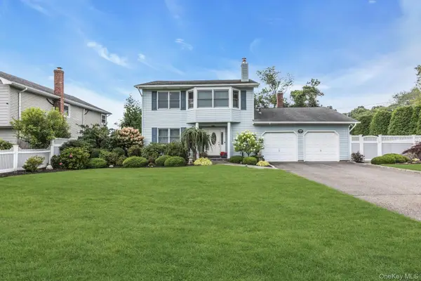 100 Middlesex Avenue, Oakdale, NY 11769