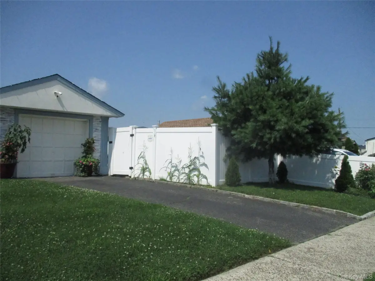835 Washington Avenue, Westbury, NY 11590 - #1