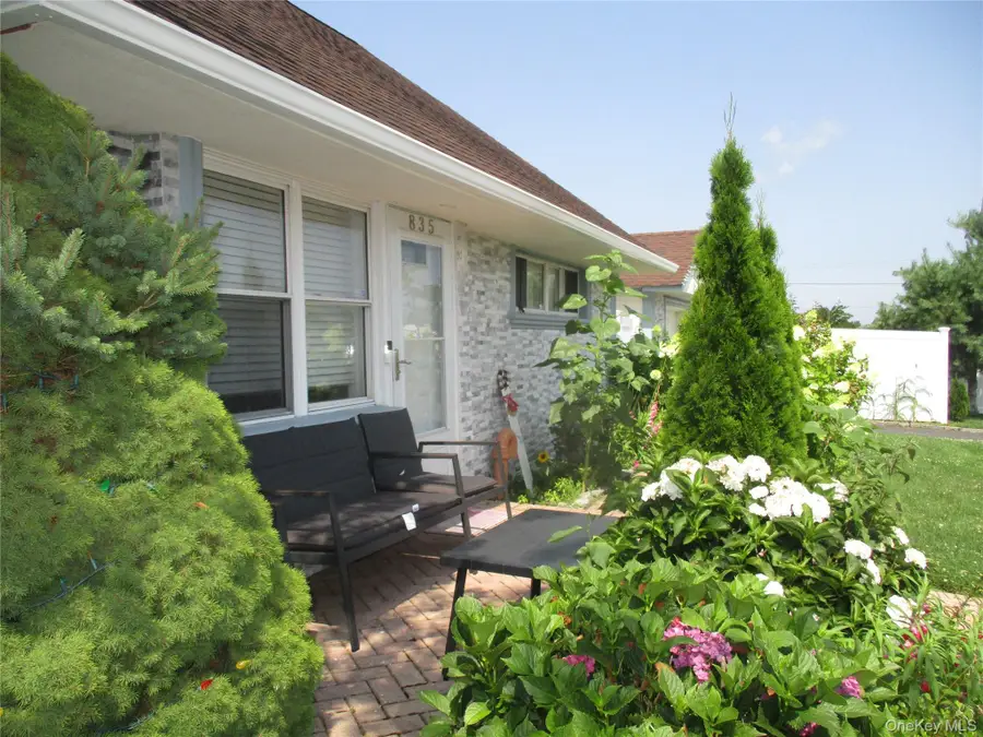 835 Washington Avenue, Westbury, NY 11590 - #3
