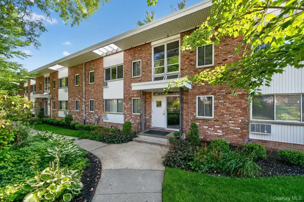 200 Lexington #1F, Oyster Bay, NY 11771