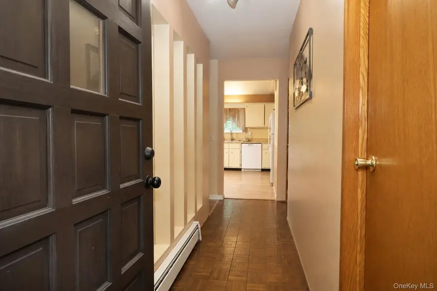 28 Sunrise Terrace, Bloomingburg, NY 12721 - #3