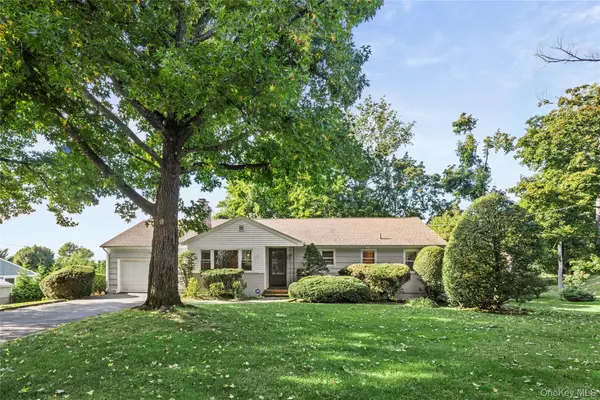 14 Sunview Drive, Glen Cove, NY 11542
