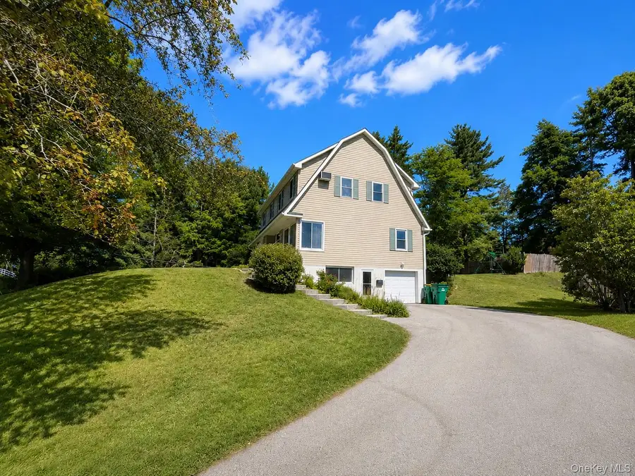 3 Ireland Drive, Poughkeepsie, NY 12603 - #2