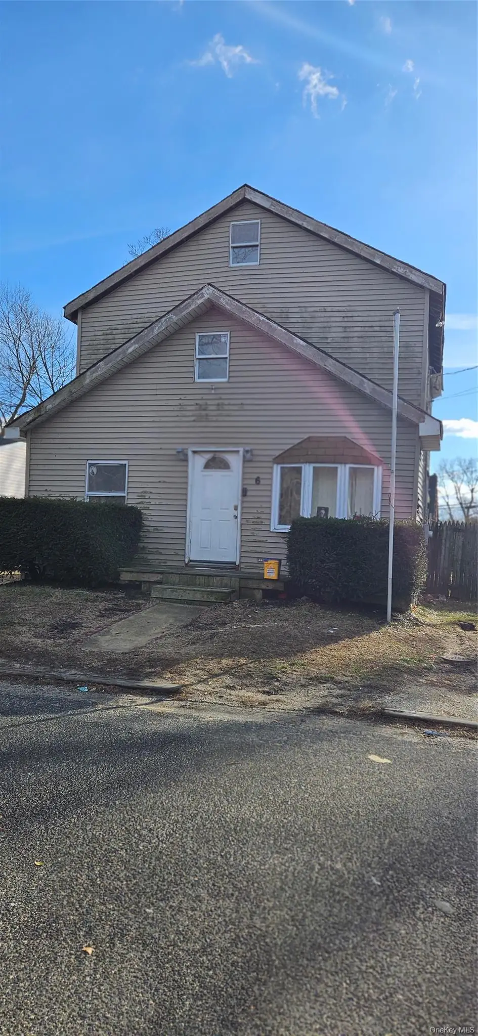 6 Hansen Street, Bay Shore, NY 11706 - #1