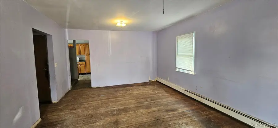 6 Hansen Street, Bay Shore, NY 11706 - #2