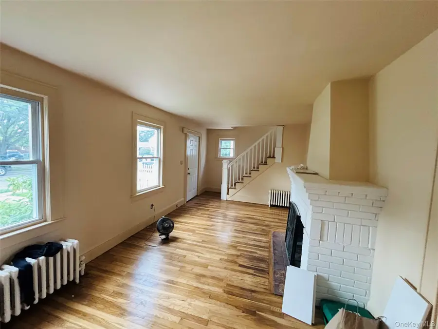 29 Roosevelt Street, Glen Cove, NY 11542 - #2