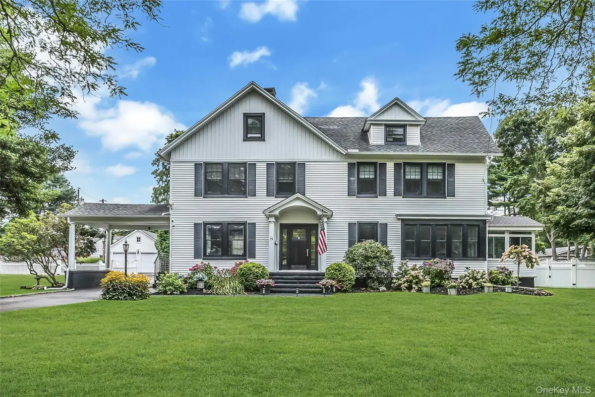 75 S Penataquit Avenue, Bay Shore, NY 11706 - #1
