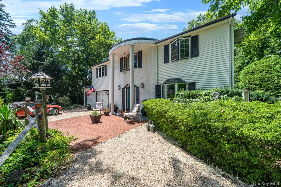 14 Birchfield Court, Coram, NY 11727 - #3