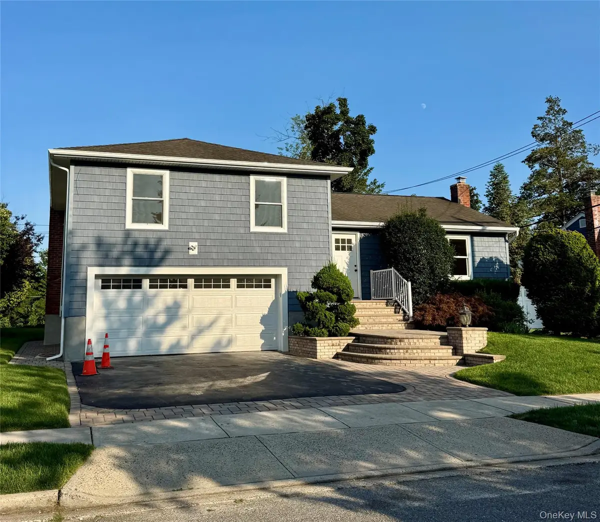 12 Cranberry Lane, Plainview, NY 11803 - #1