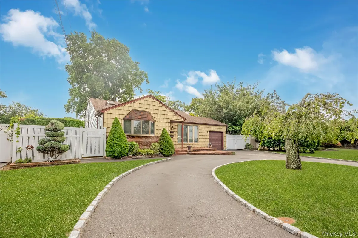 19 Glenda Drive, Deer Park, NY 11729 - #1