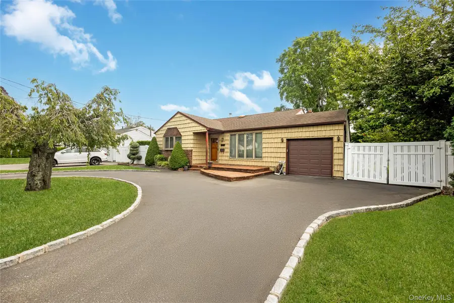 19 Glenda Drive, Deer Park, NY 11729 - #2