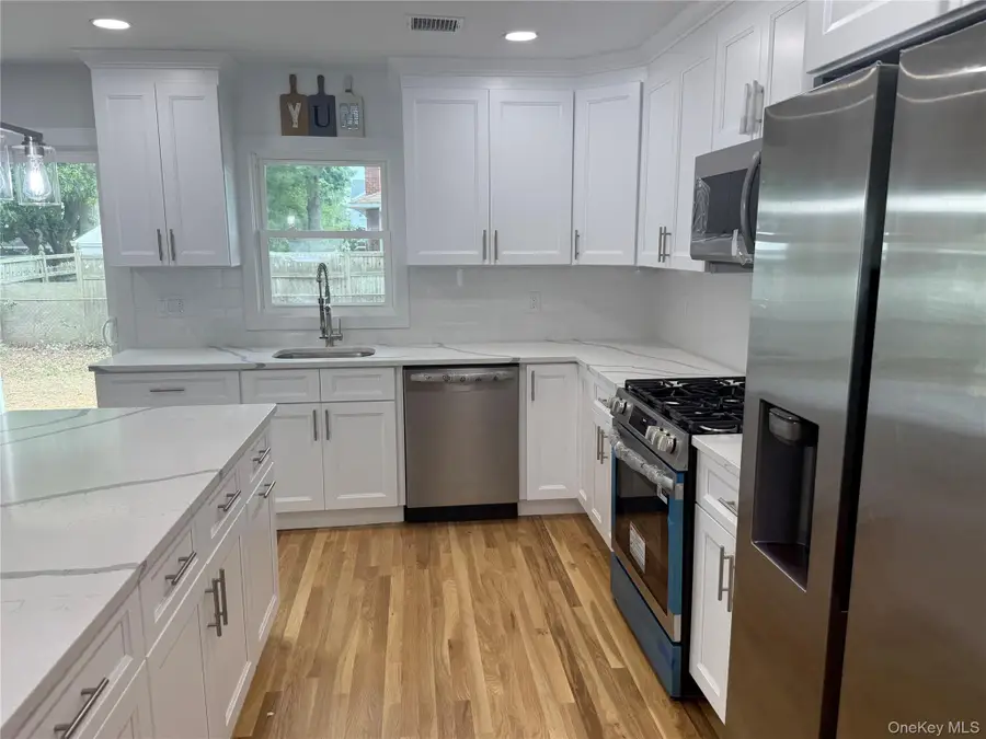 2 5th Avenue, Farmingdale, NY 11735 - #3