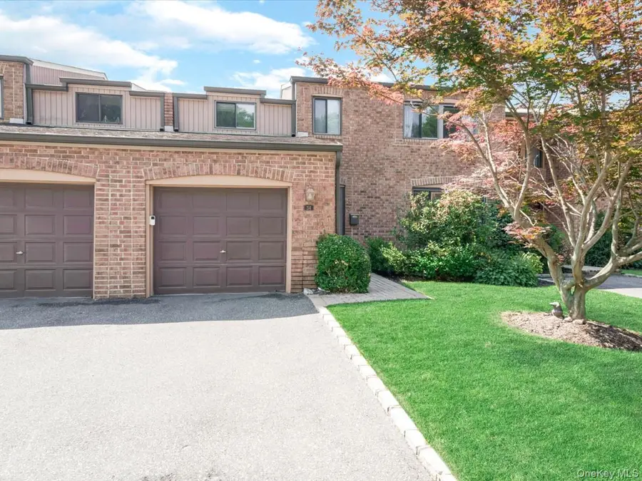 34 Windsor Gate Drive, New Hyde Park, NY 11040 - #2