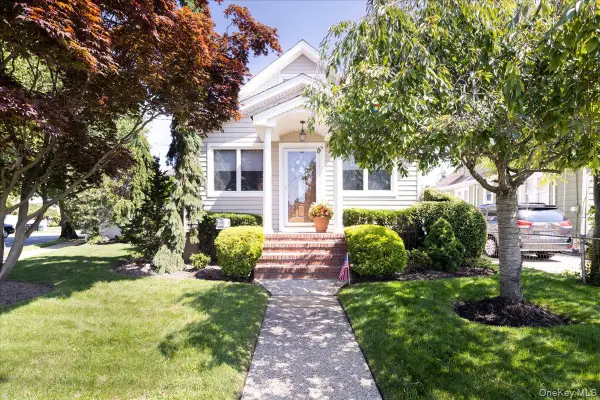 714 Wyckoff Avenue, Bellmore, NY 11710