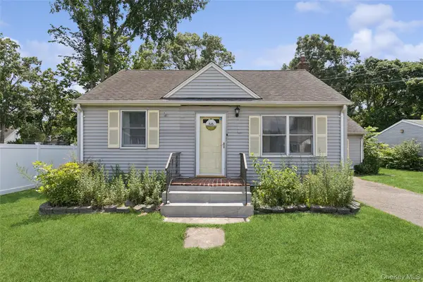 8 Beecher Avenue, East Islip, NY 11730