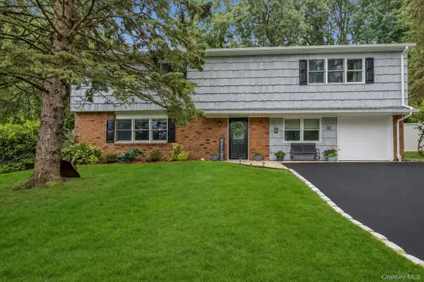 18 Kathy Court, Northport, NY 11768