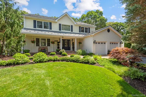 35 Pine Ridge Drive, Smithtown, NY 11787