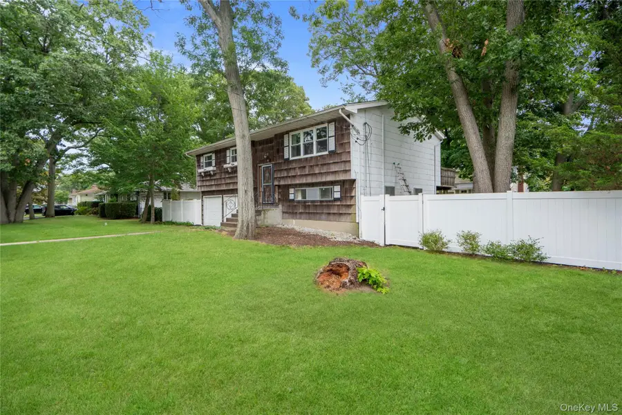 8 Rodney Avenue, Islip Terrace, NY 11752 - #3