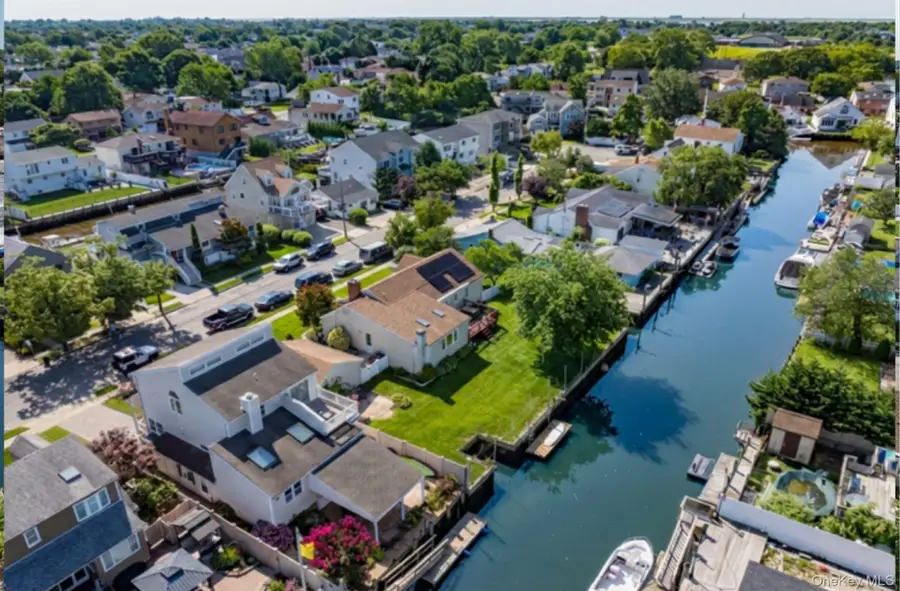720 Farmers Avenue, Bellmore, NY 11710 - #3