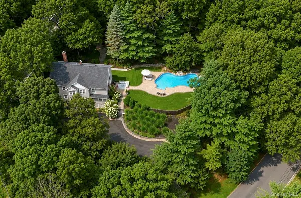 79 Oakside Road, Smithtown, NY 11787