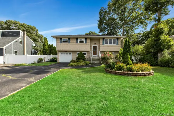 14 Floradora Drive, Mastic, NY 11950