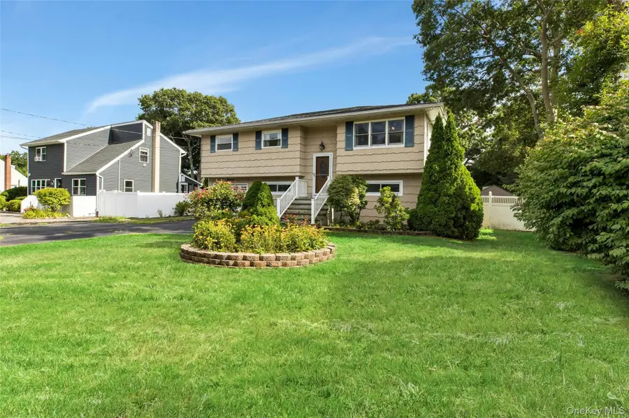 14 Floradora Drive, Mastic, NY 11950 - #3