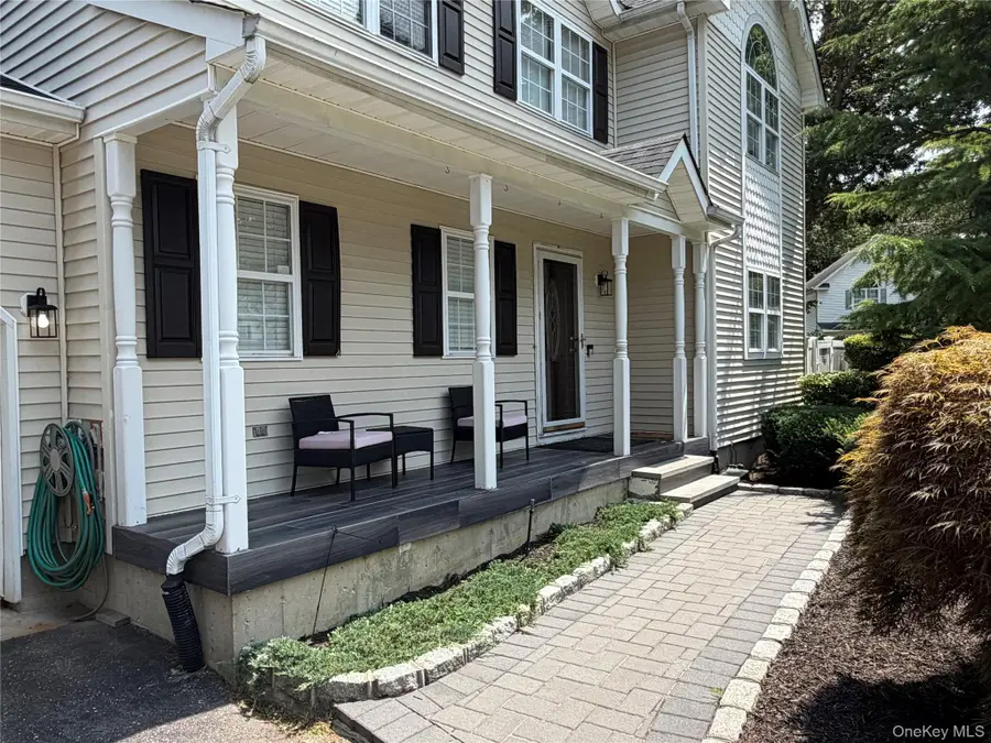 108 Michaels Way, Holbrook, NY 11741 - #3