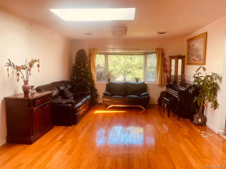 110 Leahy Street, Jericho, NY 11753 - #2