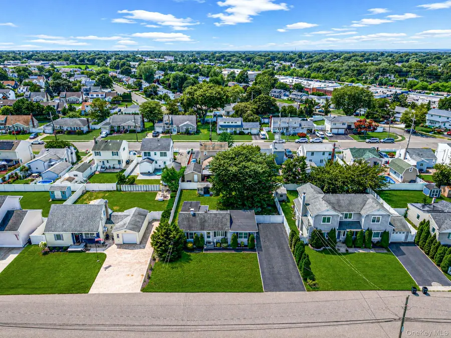 822 Milligan Lane, West Islip, NY 11795 - #3