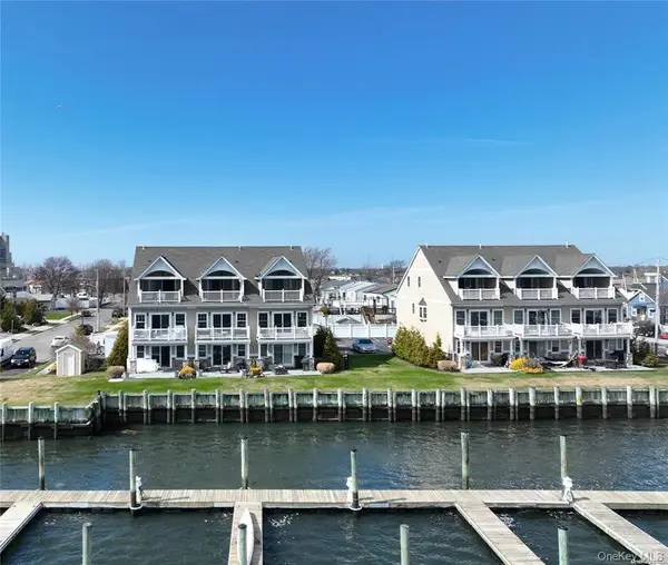 100 Empire Blvd #13, Island Park, NY 11558
