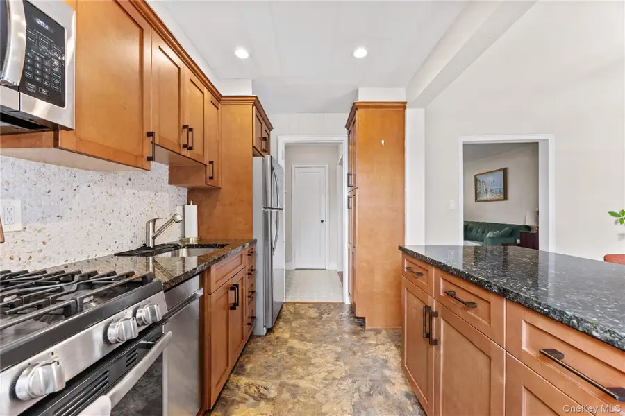 20 Manchester Road #2L, Eastchester, NY 10709 - #3
