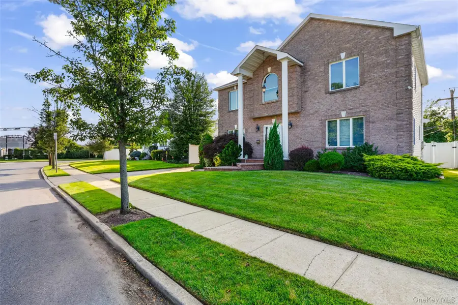 696 Hewlett Street, Franklin Square, NY 11010 - #3