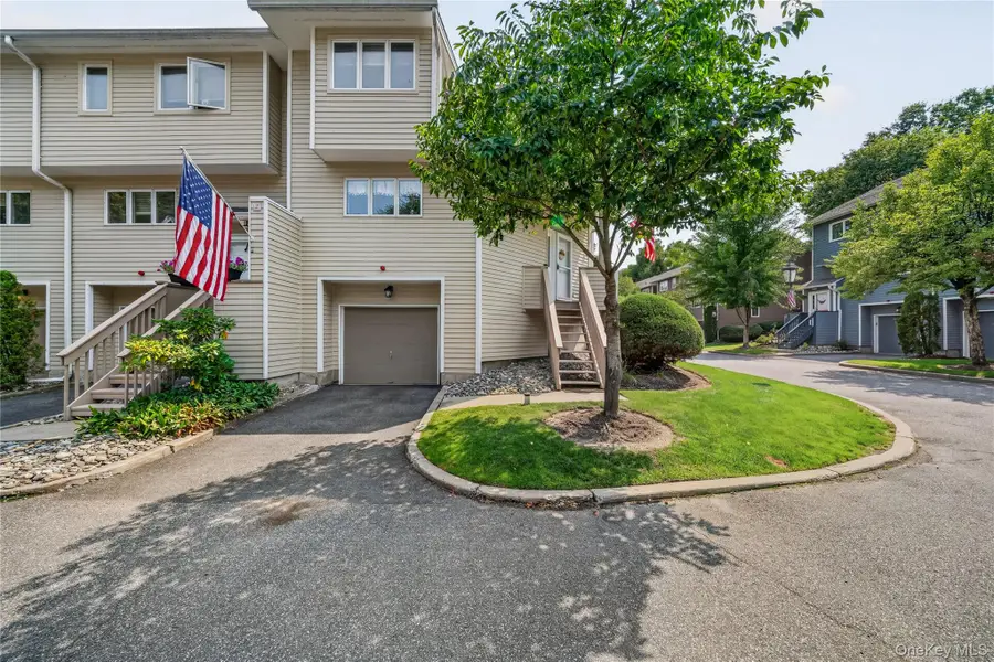 57 Village Green, Nanuet, NY 10954 - #2