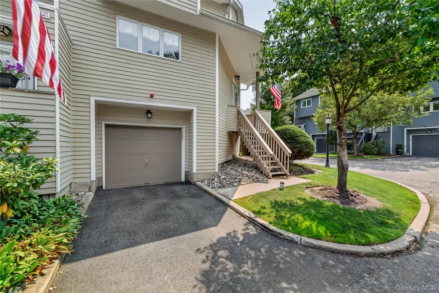 57 Village Green, Nanuet, NY 10954 - #3
