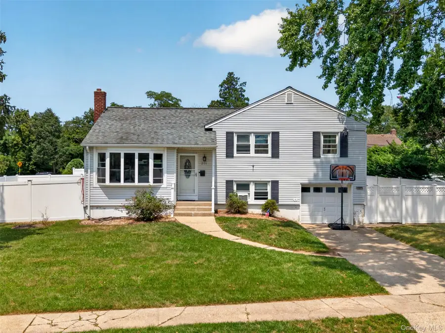 201 Willis Court, Wantagh, NY 11793 - #2