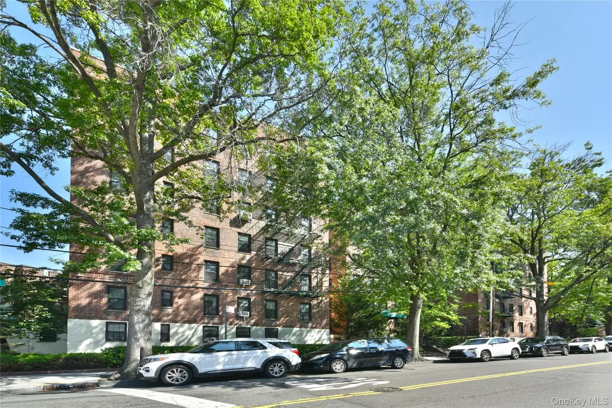 139-09 84 Drive #307, Briarwood, NY 11435 - #1