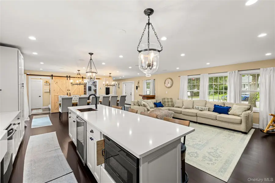 101 Frederick Avenue, Babylon, NY 11702 - #3