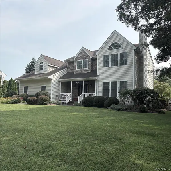 4 Wood Hollow Drive, Westhampton, NY 11977