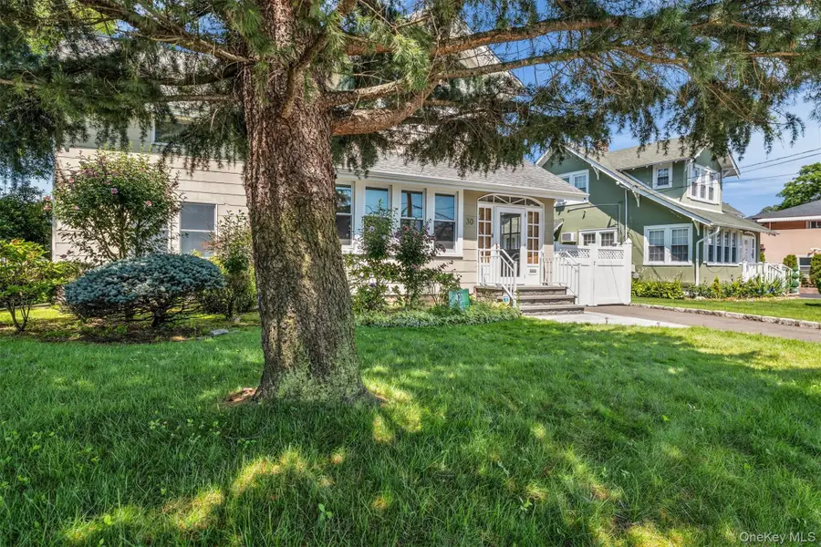 30 West Street, Farmingdale, NY 11735 - #3